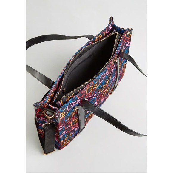 ModCloth x Hello Kitty Bows Camp Director Zipped Tote - Picture 7 of 8